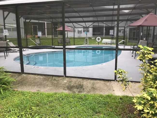 Foto del edificio - Waterfront Community  Downstairs Condo