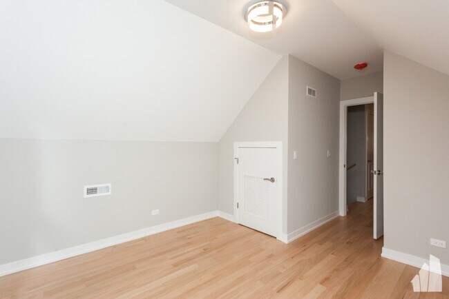 Foto del edificio - 1920 N Francisco Ave