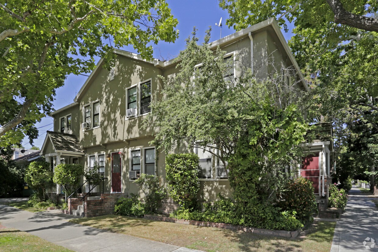 Primary Photo - 2630 Q St