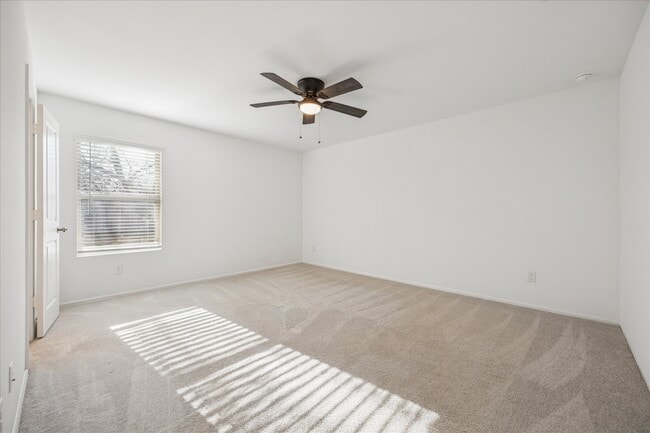 Building Photo - 329 Riverwood Village Ln