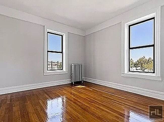 Foto del edificio - BRIGHT, SPACIOUS BAY RIDGE 1BR NEAR R TRAIN