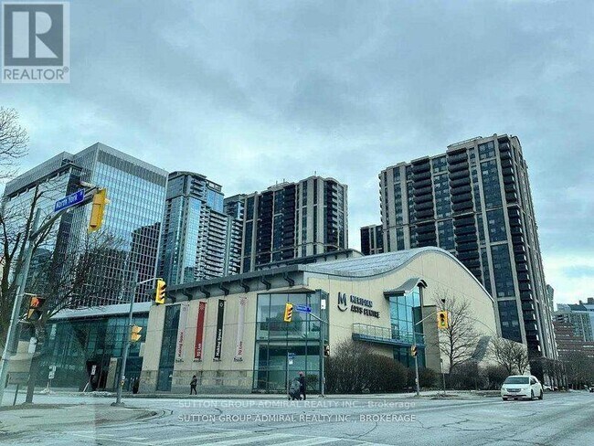 Photo du bâtiment - 5168 Yonge St