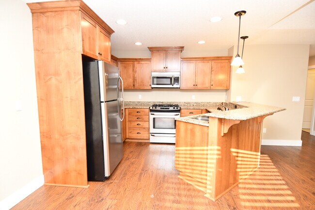 Building Photo - 135 Flangas Ave