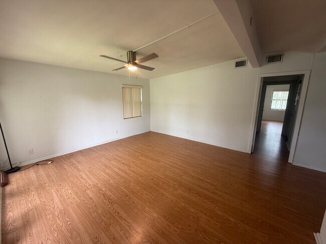 Photo - 810 5th Ave N House