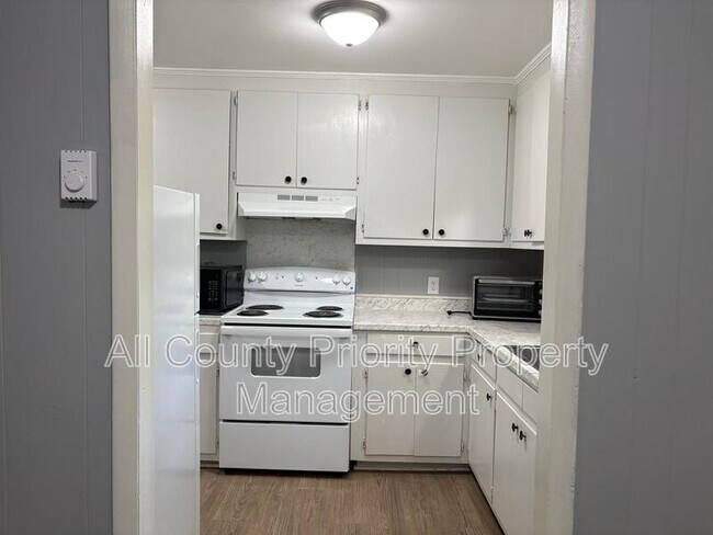 Foto del edificio - 1706 Carolina St E