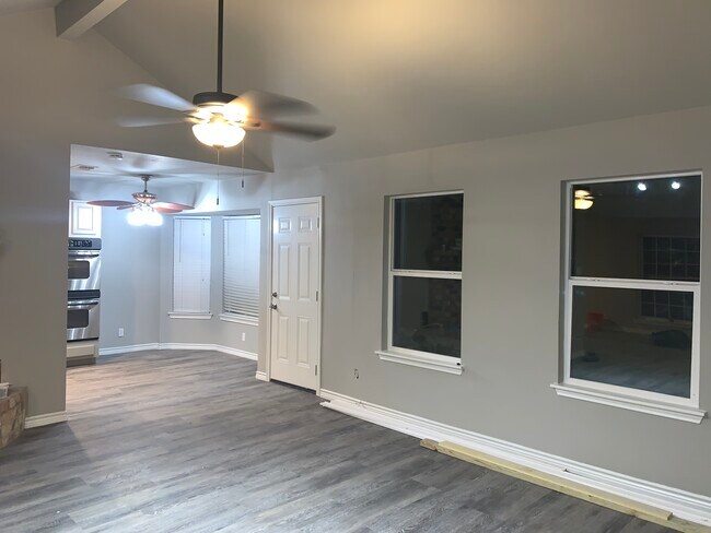 Building Photo - 6426 Ridge Pass Dr