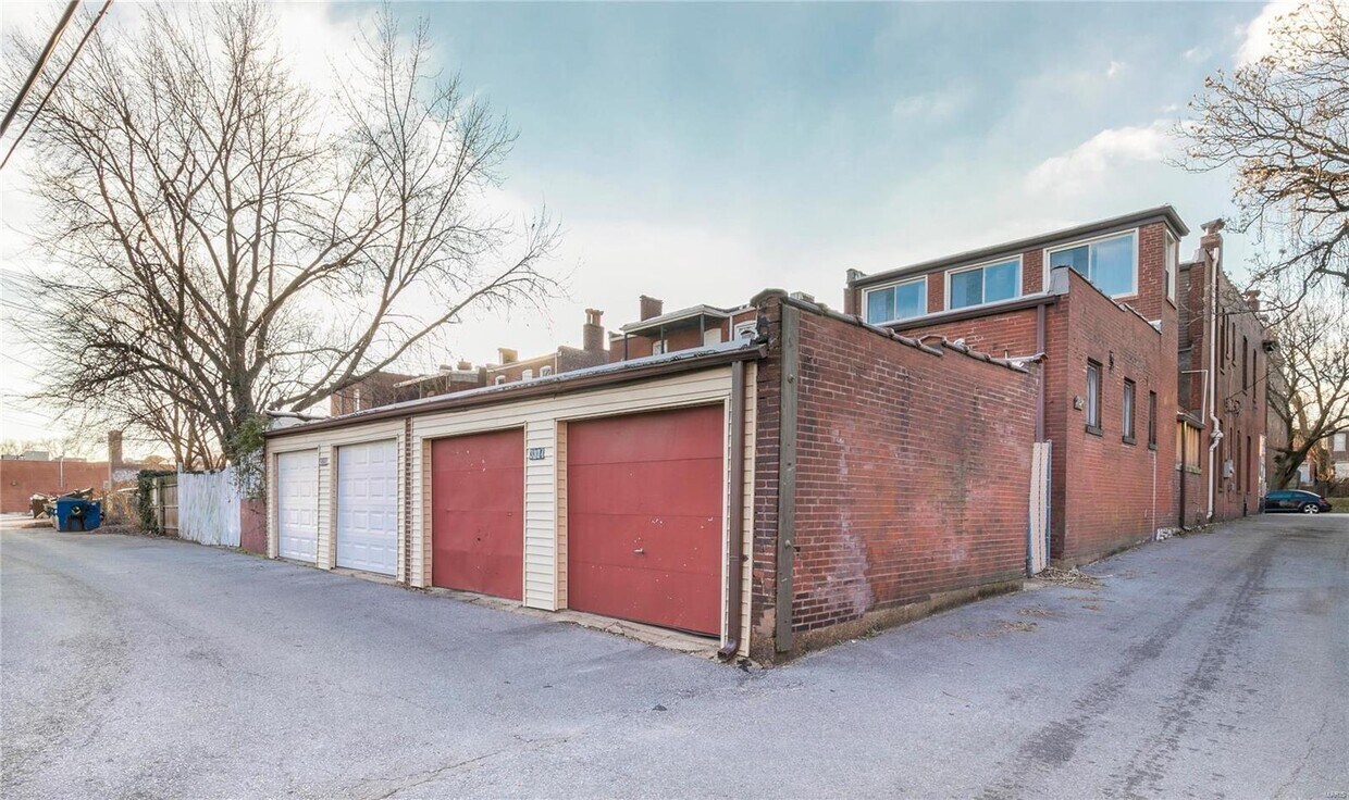 1 garage space included in rent. - 3314 California Ave