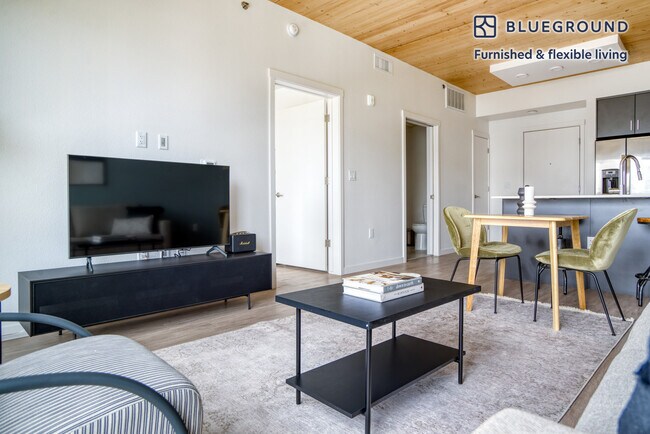 Foto del edificio - 1590 Grove St