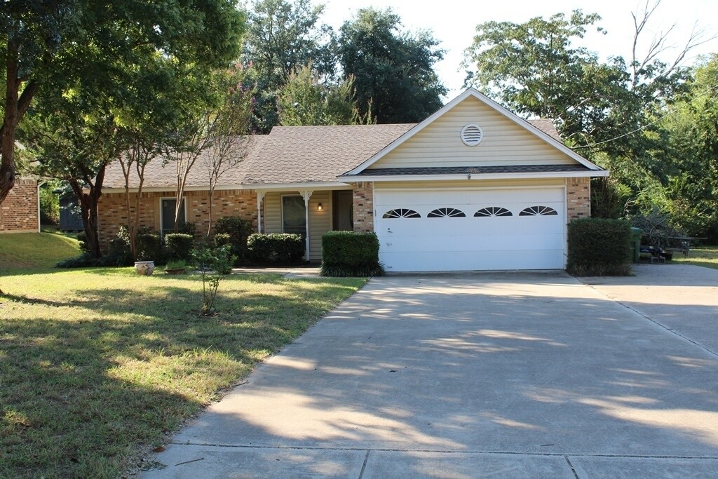 109 E Redbud Dr, Hurst, TX 76053 House Rental in Hurst, TX