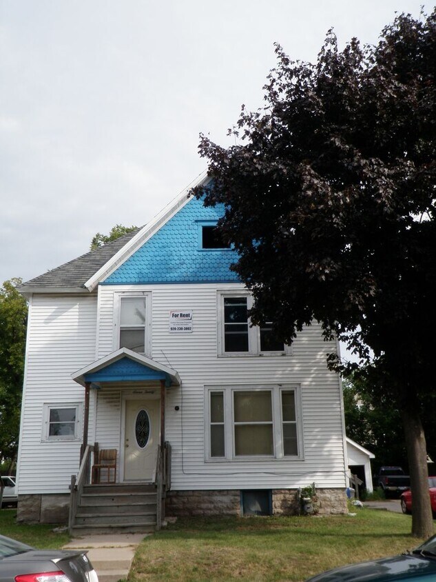 720 Scott Ave Unit Scott, 720, Oshkosh, WI 54901 Room for Rent in