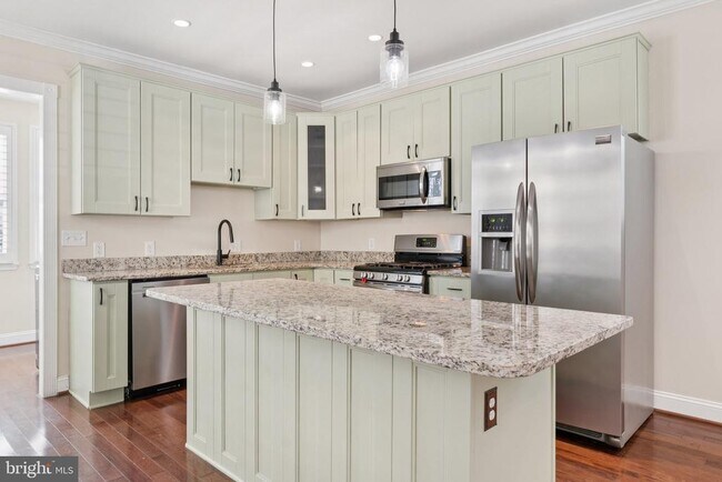 Foto del edificio - 908 Longfellow St NW