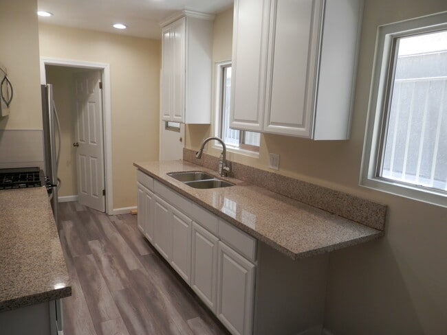 Building Photo - 11913 Culver Blvd