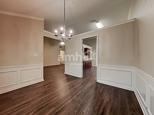 Foto del edificio - 2617 Woodford Ln