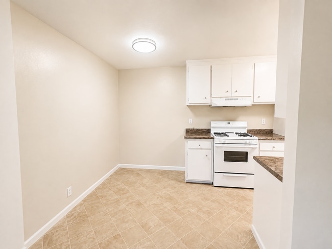 Building Photo - Fremont 1 bedroom is in central location near everything
