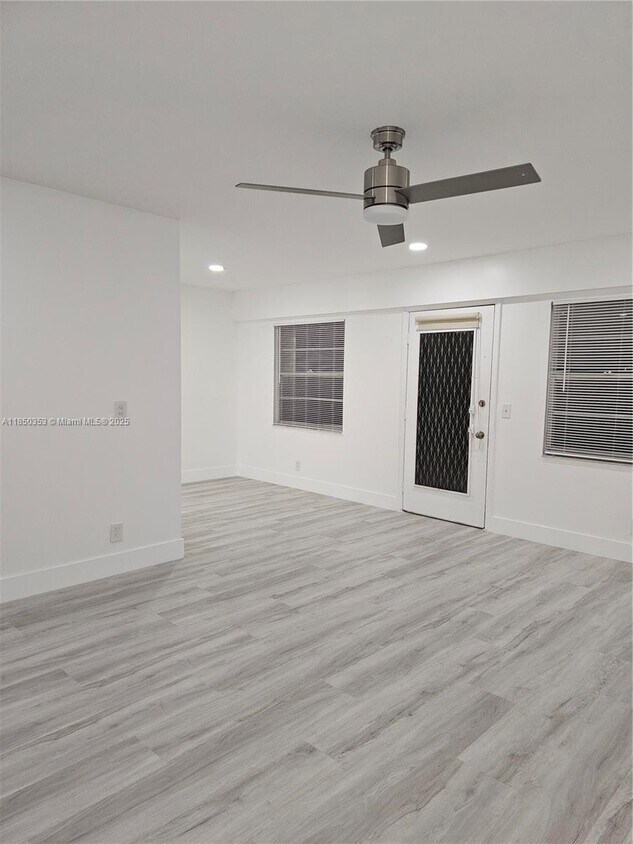 Foto principal - 13550 SW 6th Ct
