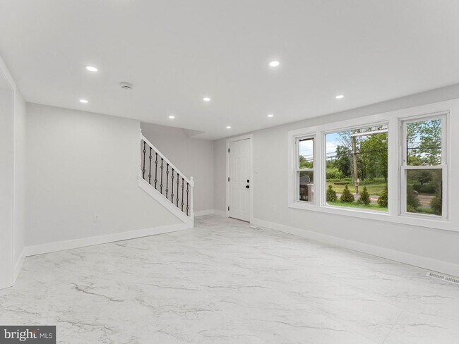 Building Photo - 308 Delsea Dr