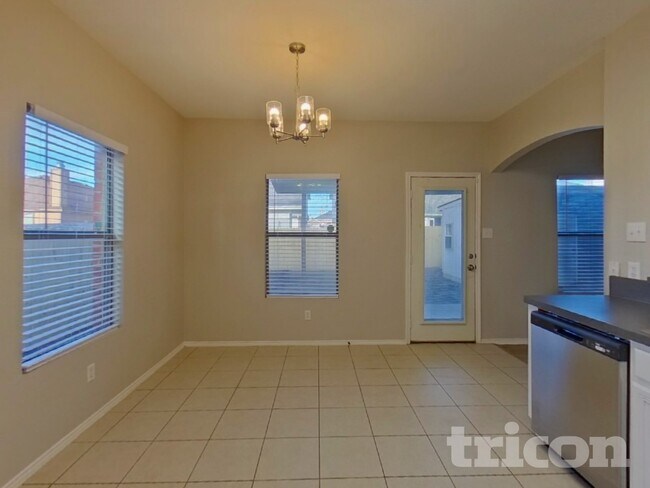 Foto del edificio - 5825 Show Master Ln