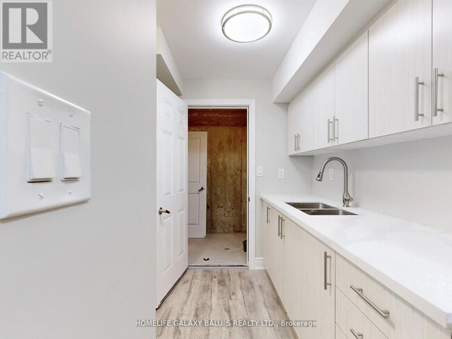 Building Photo - 80 Armilia Pl