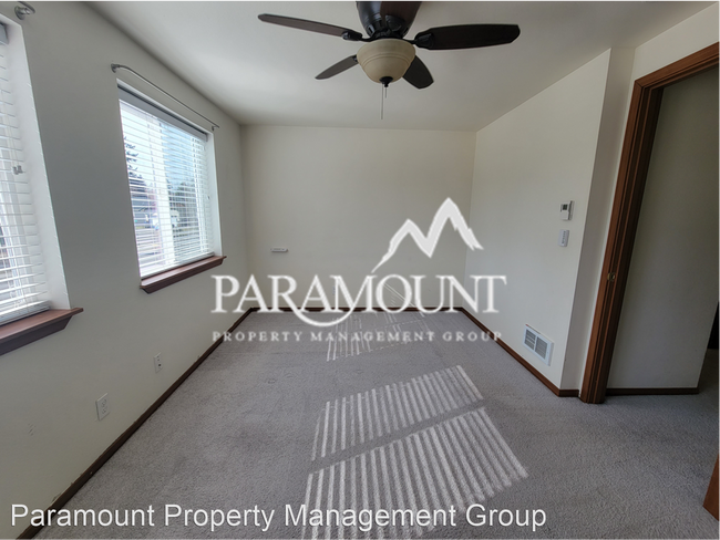 Building Photo - 3 br, 1.5 bath House - 2261 SE Abernathy Ct