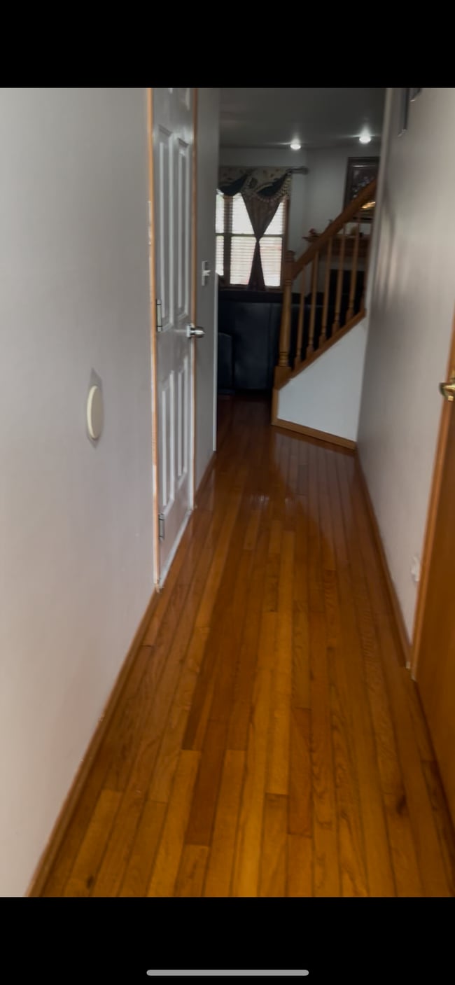 Building Photo - 301 Inner Circle Dr