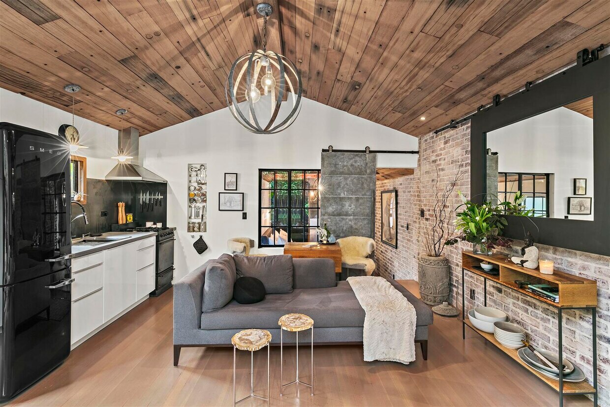 Foto principal - 6108 Hillegass Ave