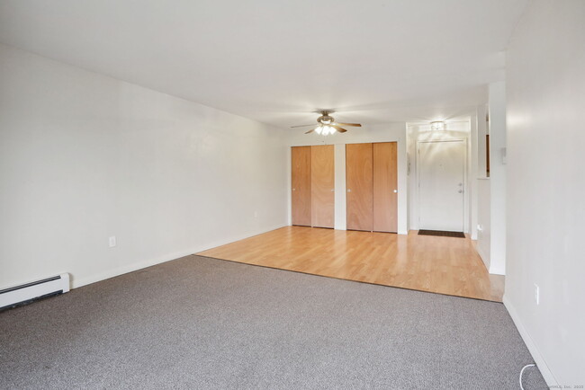 Foto del edificio - 2118 Cromwell Hills Dr