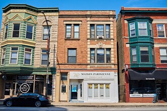 Building Photo - 3307 N Clark St