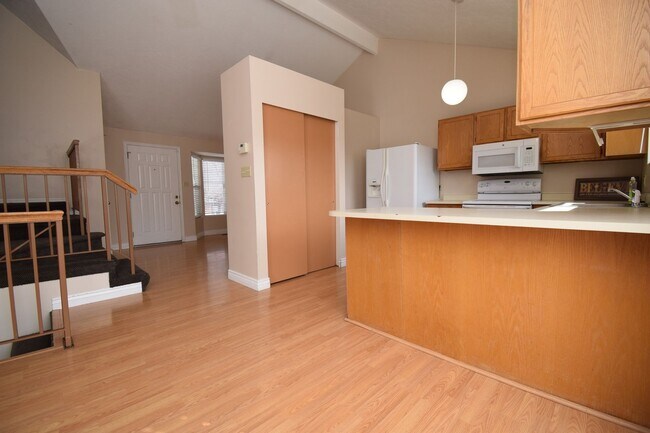 Building Photo - Spacious 5 Bed 2 Bath Home in West Jordan!