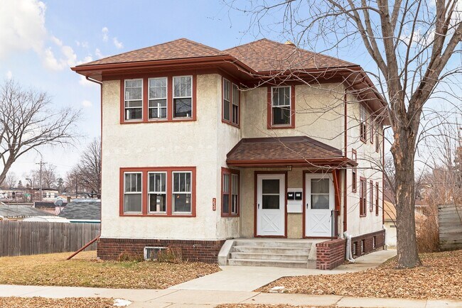 Building Photo - 3532 Longfellow Ave