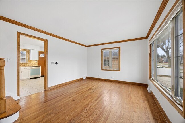 Foto del edificio - 4413 Clausen Ave