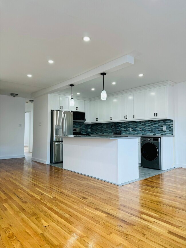 Liv / Kitchen - 12208 26th Ave