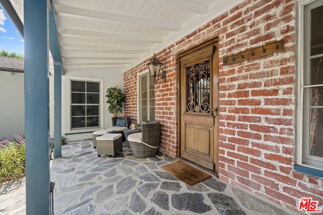 Building Photo - 1853 Nichols Canyon Rd