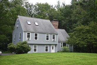 Building Photo - 8 Dana Dr