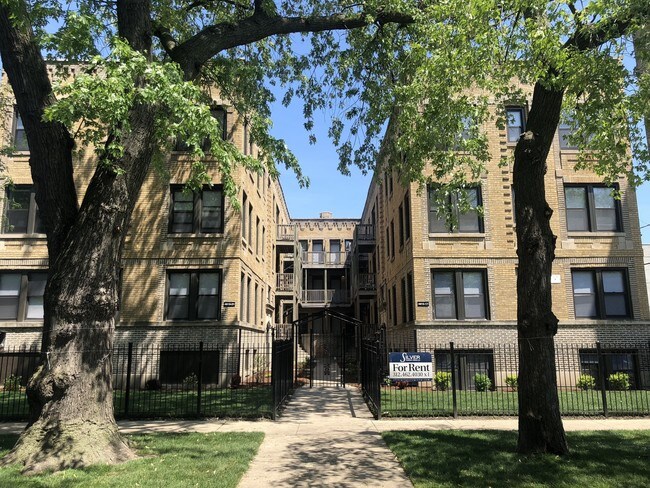 Foto del edificio - 4815 N Christiana Ave