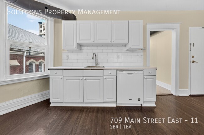 Photo du bâtiment - Beautiful Spacious 2 Bedroom Apartment