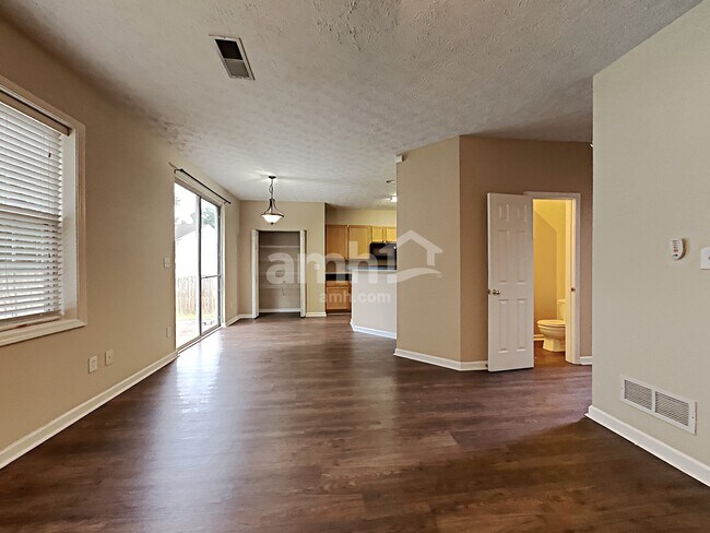 Foto del edificio - 219 Copperbend Dr