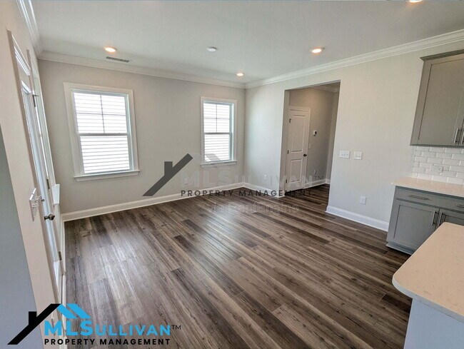 Foto del edificio - 721 Emerald Bay Cir