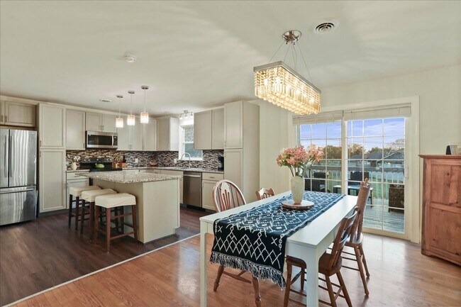 Foto del edificio - 13715 Dixie Dr