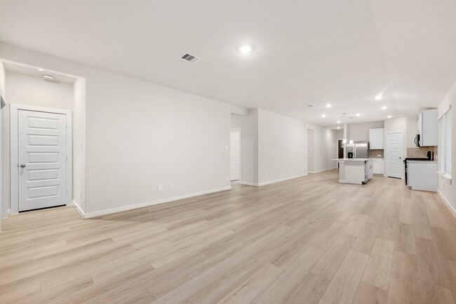 Foto del edificio - 6611 Castella Dr