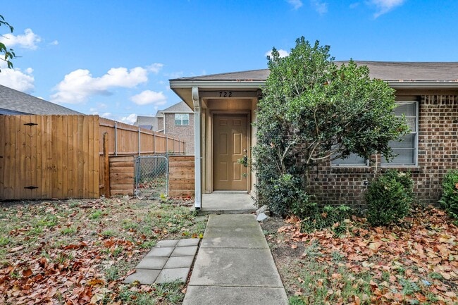 Building Photo - 722 Prairie Creek Dr