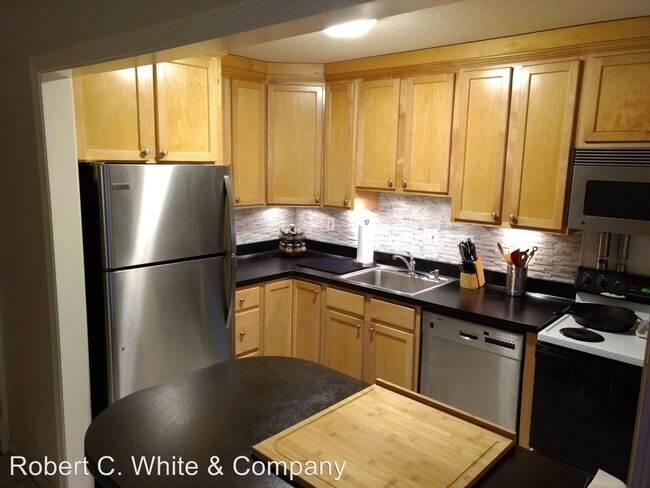 Building Photo - 1 br, 1 bath House - 64 Oxbow Drive Apt B7