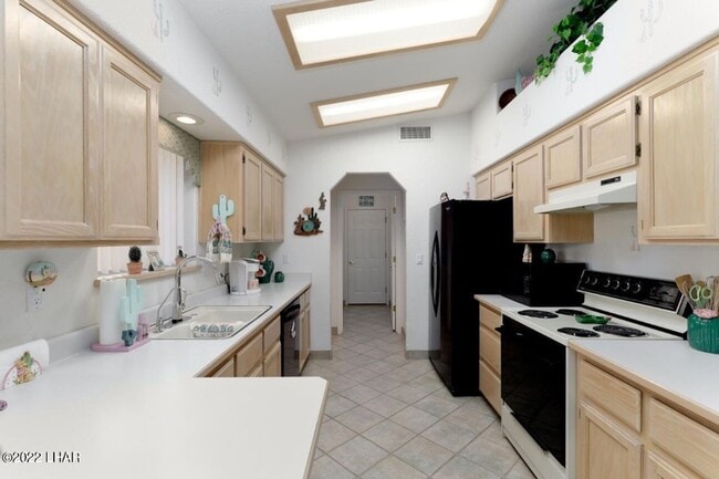 Building Photo - Furnished Winter Rental 2025-2026