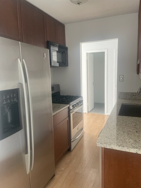 Kitchen I (note - refrigerator has been replaced with newer model) - 501 Slaters Ln