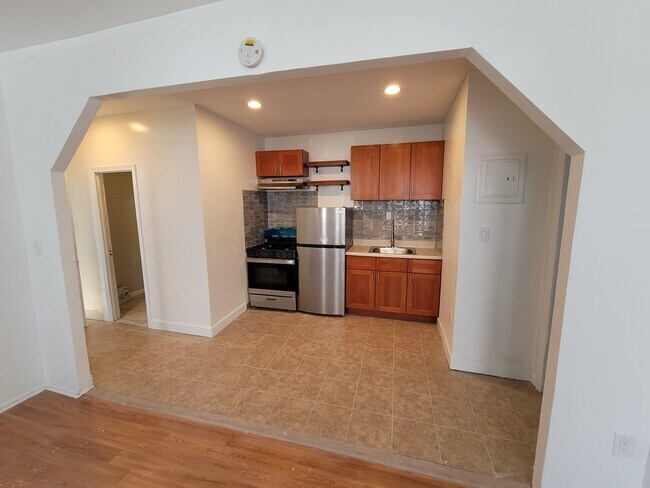 Building Photo - 1144 Blake Ave