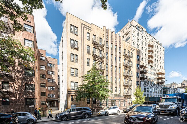 Foto del edificio - 13333 Sanford Ave