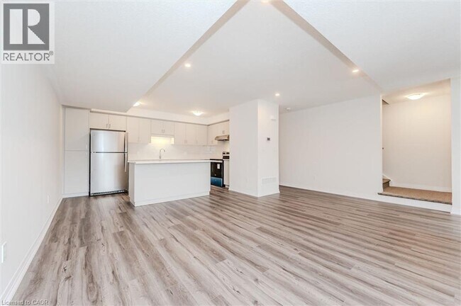 Building Photo - 616 Benninger Dr