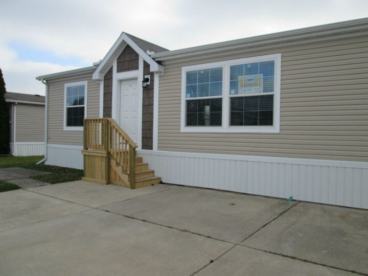 26589 Hudson Ln, Flat Rock, MI 48134 House Rental in Flat Rock, MI