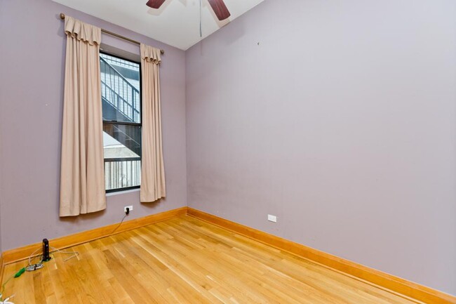 Building Photo - 2 bedroom in Chicago IL 60607