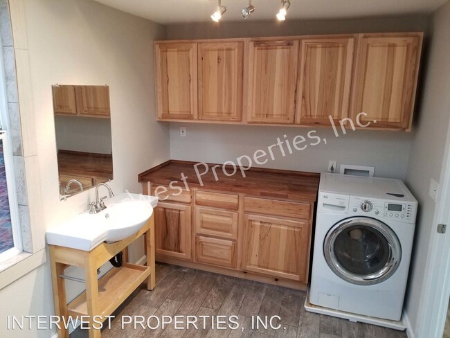 Foto del edificio - 2 br, 1 bath House - 805 JOHN ADAMS ST