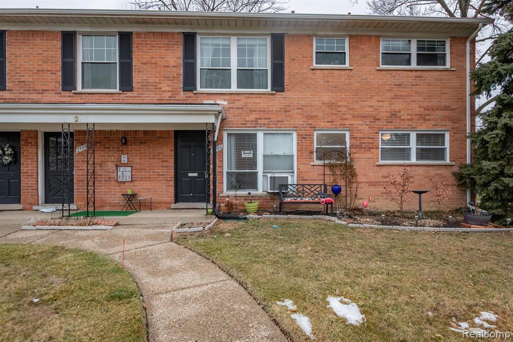 Primary Photo - 2906 W 13 Mile Rd